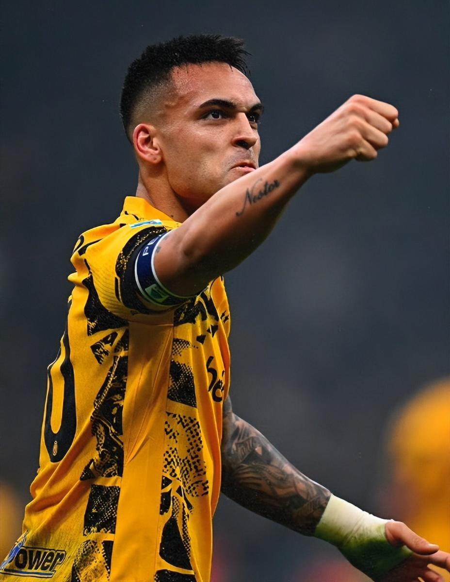 国际米兰训练开放日，关键时刻刷新队史纪录引欢呼，意甲在即，细节决定成败的简单介绍